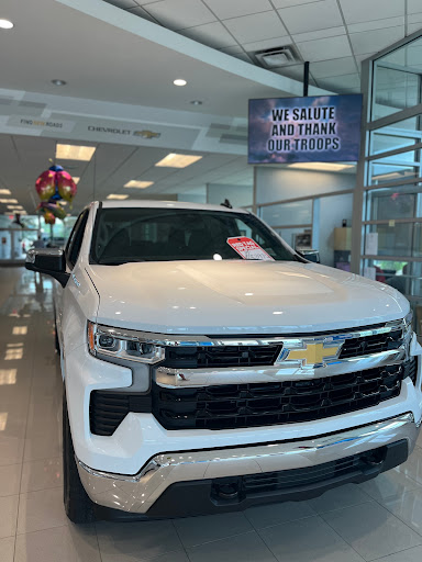 Car Dealer «Vic Canever Chevrolet», reviews and photos, 3000 Owen Rd, Fenton, MI 48430, USA