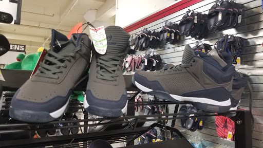 Clothing Store «Forman Mills», reviews and photos, 4411 N Market St, Wilmington, DE 19802, USA