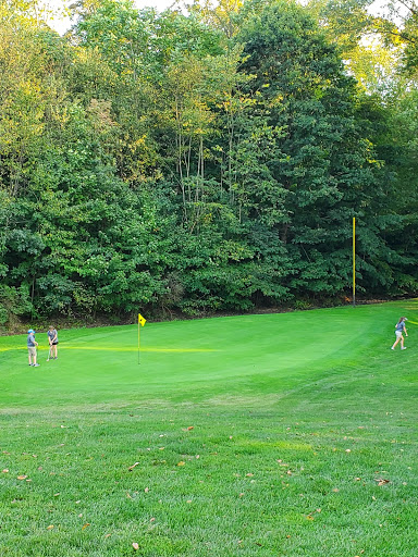 Golf Course «Sleepy Hollow Country Club», reviews and photos, 374 Homeworth Rd, Alliance, OH 44601, USA