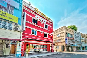 OYO 504 Hotel Aromas Kulai image