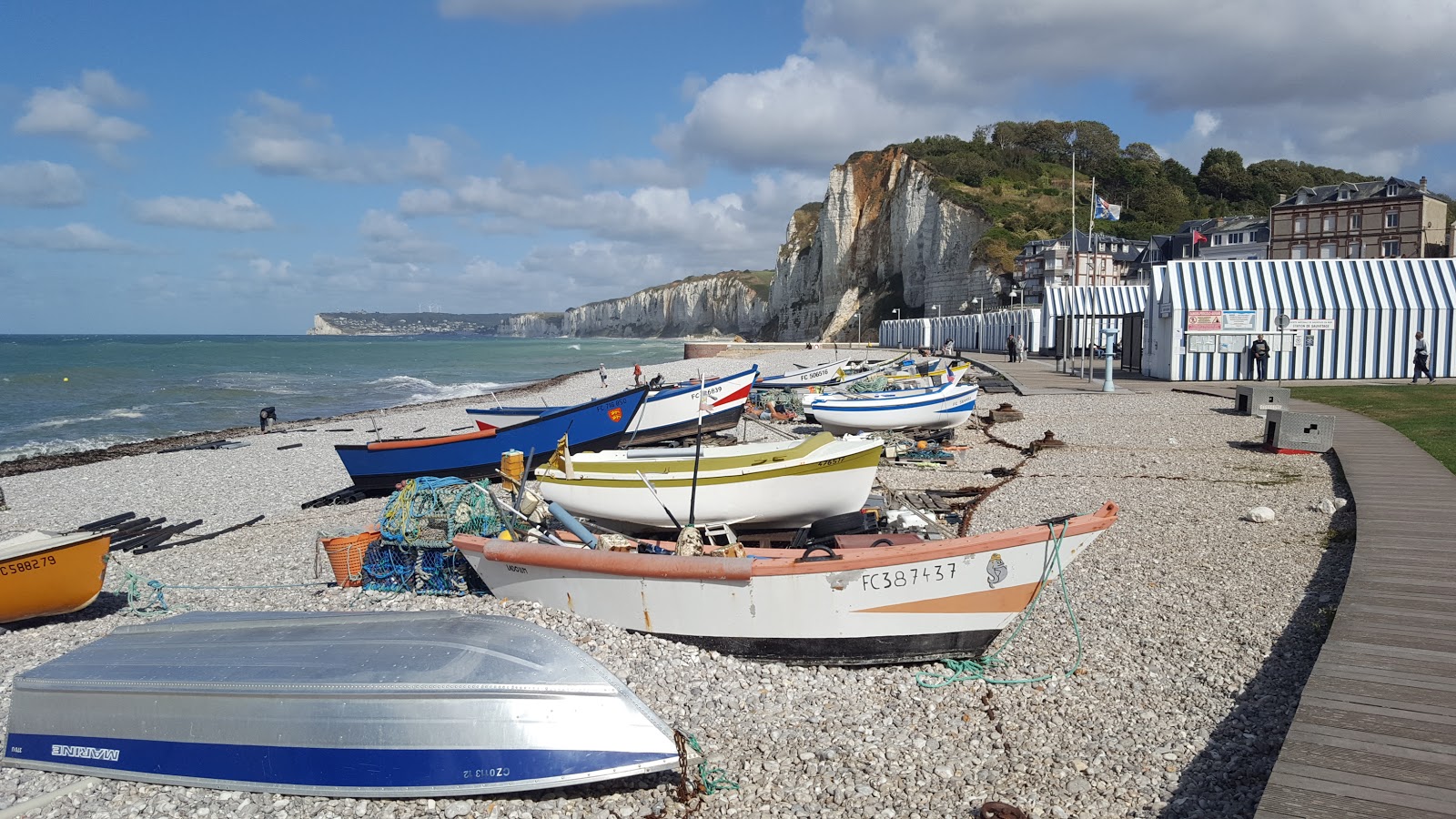 Foto von Yport Strand und seine wunderschöne Landschaft