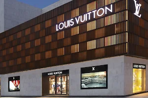 Louis Vuitton Cancun la Isla Fashion Harbour image