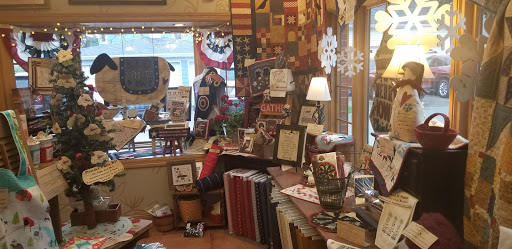 Quilt Shop «The Little Red Hen», reviews and photos, 612 Hope Ave, Muscatine, IA 52761, USA