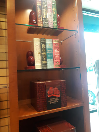 Book Store «Barnes & Noble», reviews and photos, 765 NJ-17, Paramus, NJ 07652, USA