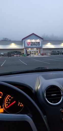 Home Improvement Store «Tractor Supply Co.», reviews and photos, 2648 Coweeman Park Dr, Kelso, WA 98626, USA