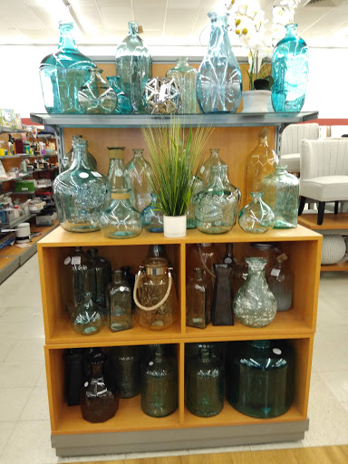 Department Store «T.J. Maxx», reviews and photos, 7555 W Hillsborough Ave, Tampa, FL 33615, USA