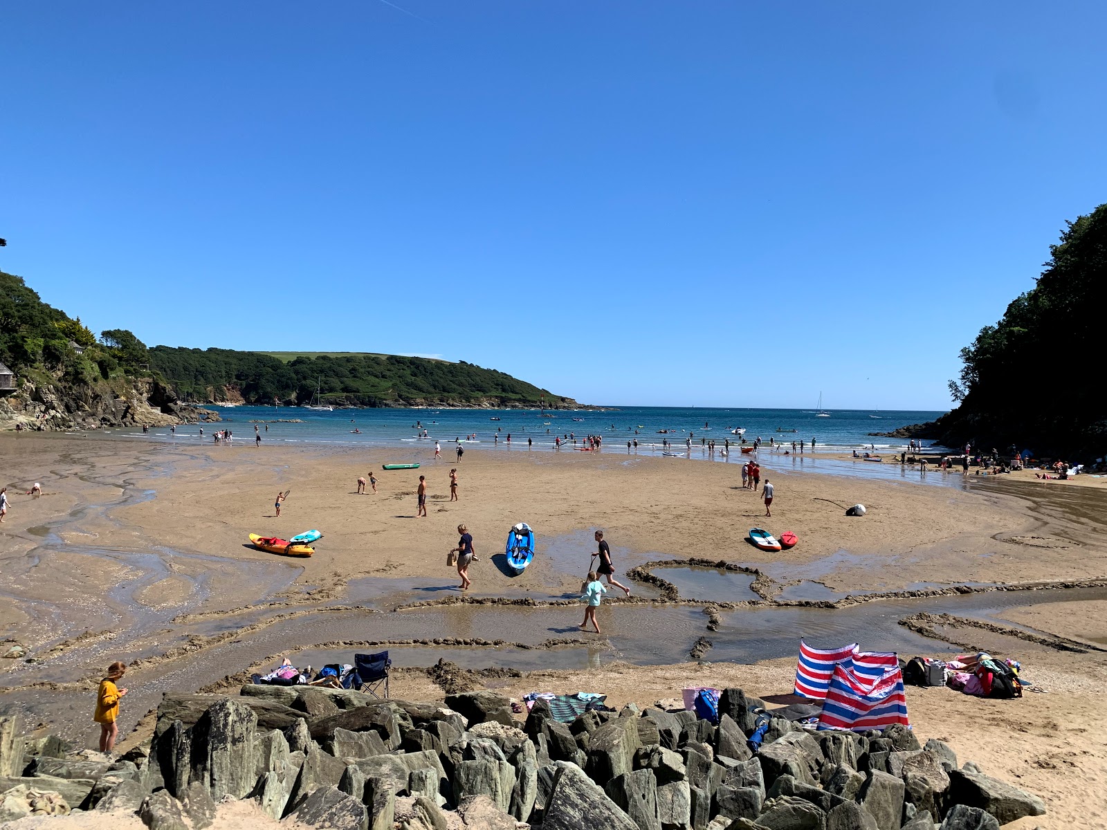 Foto van Salcombe North Sands met hoog niveau van netheid