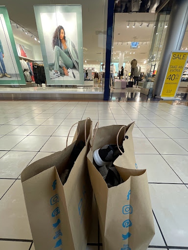 Shopping Mall «Willow Grove Park Mall», reviews and photos, 2500 W Moreland Rd, Willow Grove, PA 19090, USA