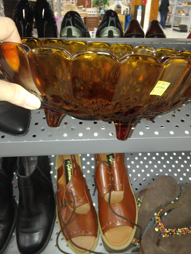 Thrift Store «Goodwill Retail Store of Florissant», reviews and photos, 472 Lindbergh Blvd, Florissant, MO 63031, USA