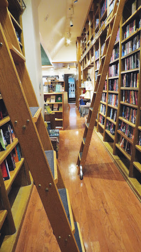 Book Store «Full Circle Bookstore», reviews and photos, 1900 Northwest Expy, Oklahoma City, OK 73118, USA