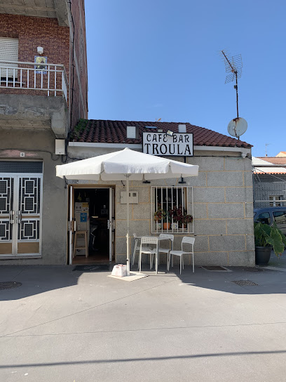 Cafe Bar Troula - Travesía tras da Cruz, 16, 36620 Vilanova de Arousa, Pontevedra, Spain