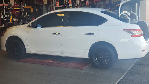 Tire Shop «Discount Tire Store», reviews and photos, 2422 E Bell Rd, Phoenix, AZ 85032, USA