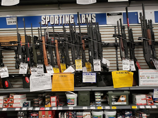 Sporting Goods Store «Big 5 Sporting Goods - Fresno», reviews and photos, 5488 N Blackstone Ave, Fresno, CA 93710, USA