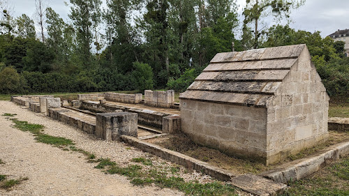 Fontaine lavoir de la Douaye à Champlitte