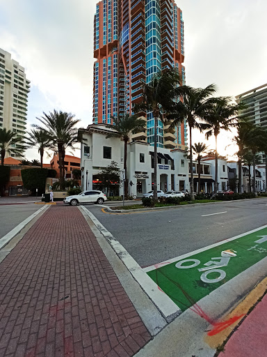 Liquor Store «Portofino Wine Bank», reviews and photos, 500 S. Pointe Dr #110, Miami Beach, FL 33139, USA
