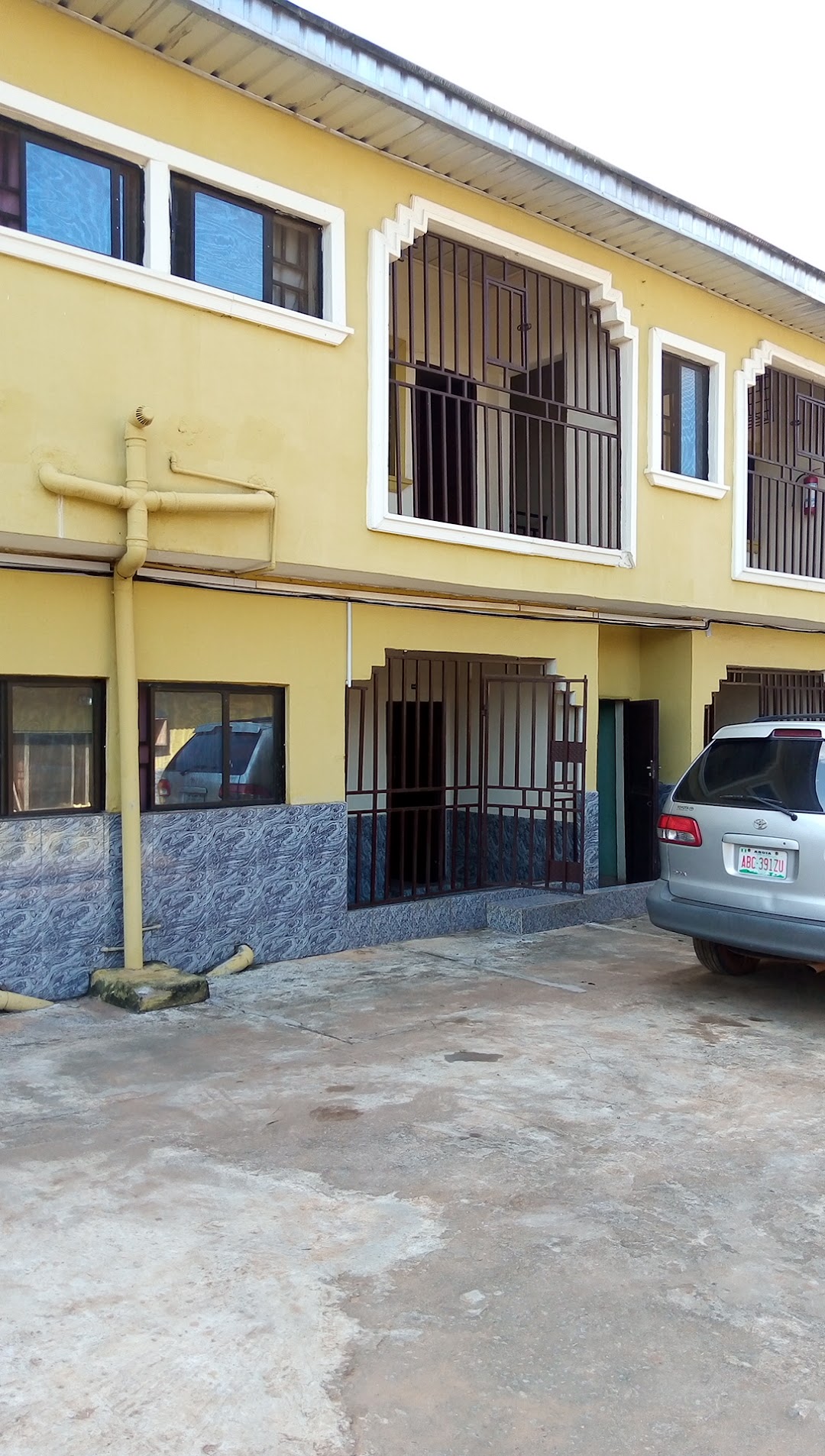 WADOE HOTEL
