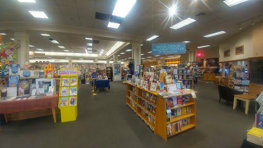 Book Store «Schuler Books & Music», reviews and photos, 2820 Towne Centre Blvd, Lansing, MI 48912, USA