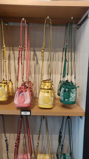 Clothing Store «Coach», reviews and photos, 1 Premium Outlet Blvd #201, Tinton Falls, NJ 07753, USA