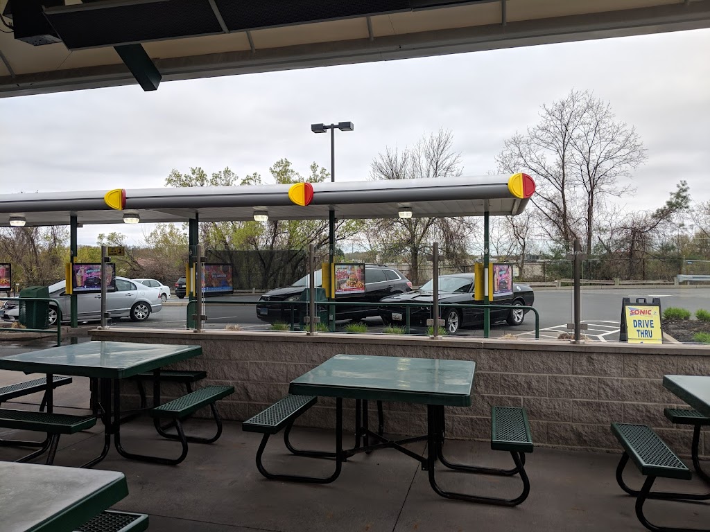 Sonic Drive-In 06042
