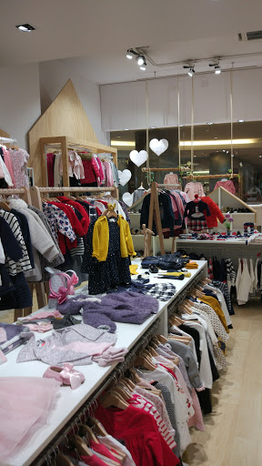 Lojas para comprar produtos de mulher benetton Oporto