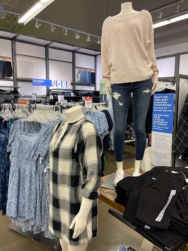 Clothing Store «Old Navy», reviews and photos, 23672 US Hwy 19 N, Clearwater, FL 33765, USA