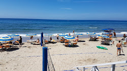 Photo de Spiaggia di Sperlonga partiellement zone de villégiature