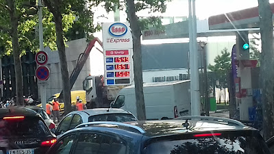 Esso Express à Paris