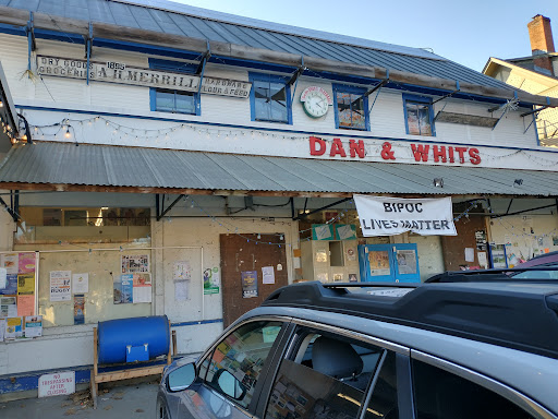 Grocery Store «Dan & Whits General Store», reviews and photos, 319 S Main St, Norwich, VT 05055, USA