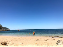 Praia de Alpertucho'in fotoğrafı ve yerleşim