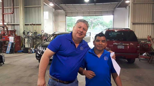 Auto Body Shop «Atlas Body Shop», reviews and photos, 922 E Carson, San Antonio, TX 78208, USA