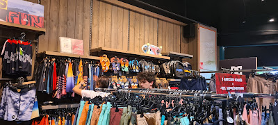 Quiksilver Roxy DC Shoes Outlet à Pont-Sainte-Marie