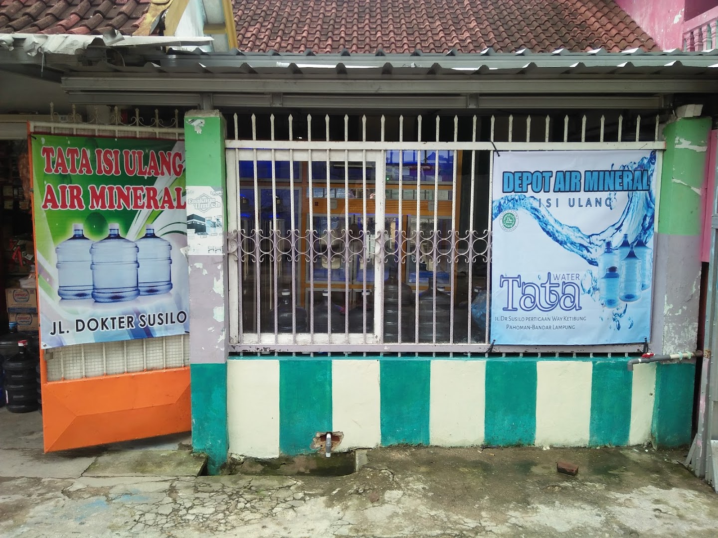 Gambar Depot Isi Ulang Air Mineral Tata