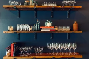 knifebird wine bar image