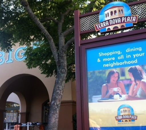 Sporting Goods Store «Big 5 Sporting Goods - Chula Vista», reviews and photos, 364 E H St, Chula Vista, CA 91910, USA