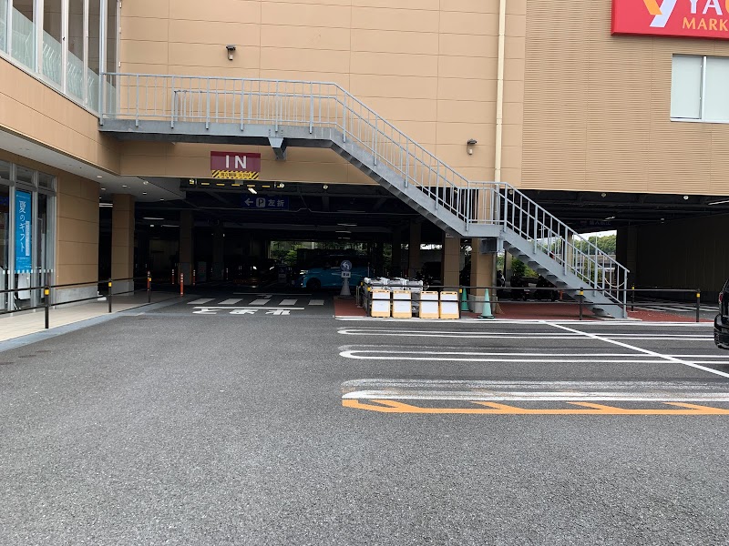 ヤオコー 藤沢片瀬店 駐車場