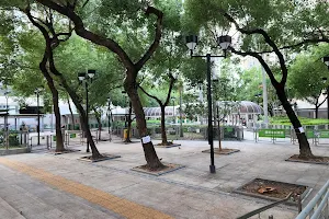 Cheung Wan Street Rest Garden image