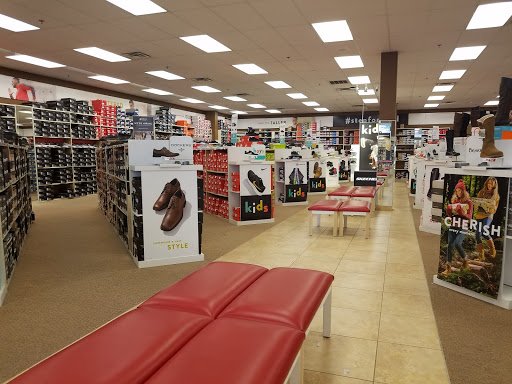 Shoe Store «Famous Footwear», reviews and photos, 975 I-30 Frontage Rd, Rockwall, TX 75087, USA