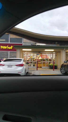 Grocery Store «Grocery Outlet Bargain Market», reviews and photos, 401 Marin St, Vallejo, CA 94590, USA