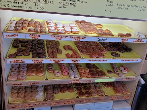 Donut Shop «Yum Yum Donuts», reviews and photos, 3663 Fort St, Lincoln Park, MI 48146, USA