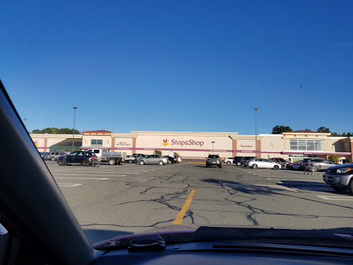 Grocery Store «Super Stop & Shop», reviews and photos, 125 Church St, Pembroke, MA 02359, USA
