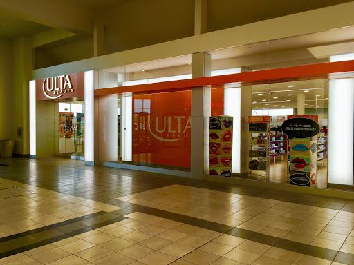 Shopping Mall «Golf Mill Shopping Center», reviews and photos, 239 Golf mill Center, Niles, IL 60714, USA