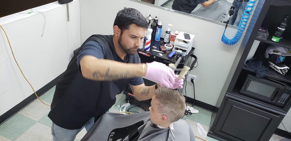 Dro’s Barbershop 32935