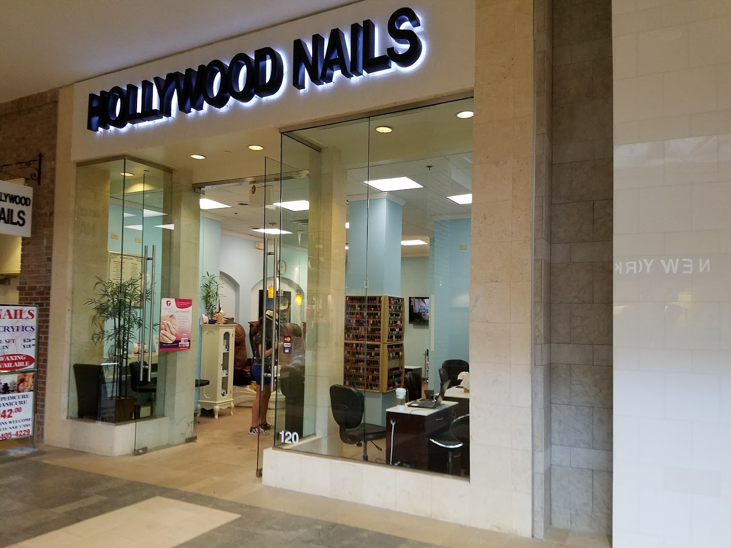 Hollywood Nails