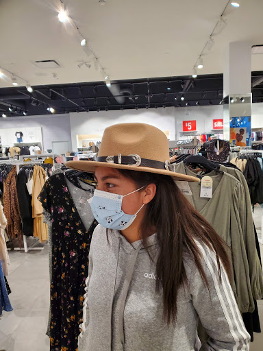 Outlet Mall «Tanger Outlet Riverhead», reviews and photos, 200 Tanger Mall Dr, Riverhead, NY 11901, USA