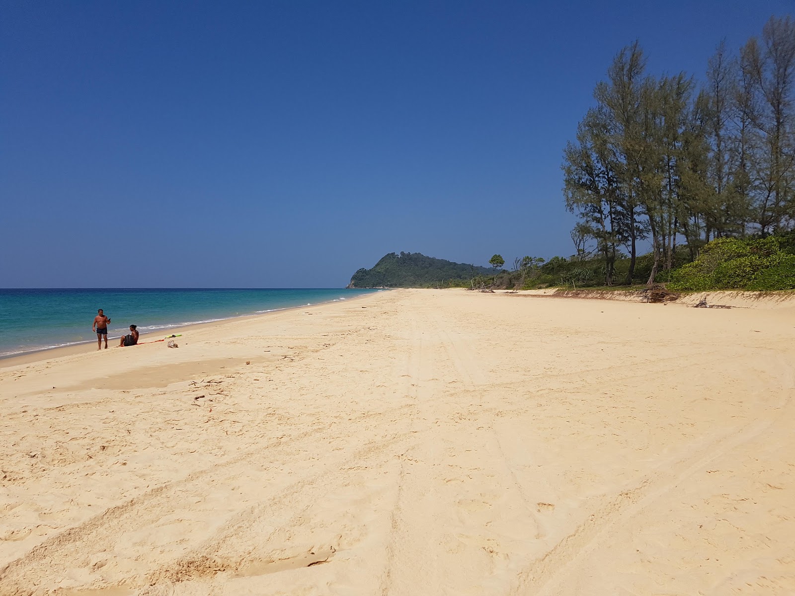 Foto van Khao Na Yak Golden Beach met hoog niveau van netheid