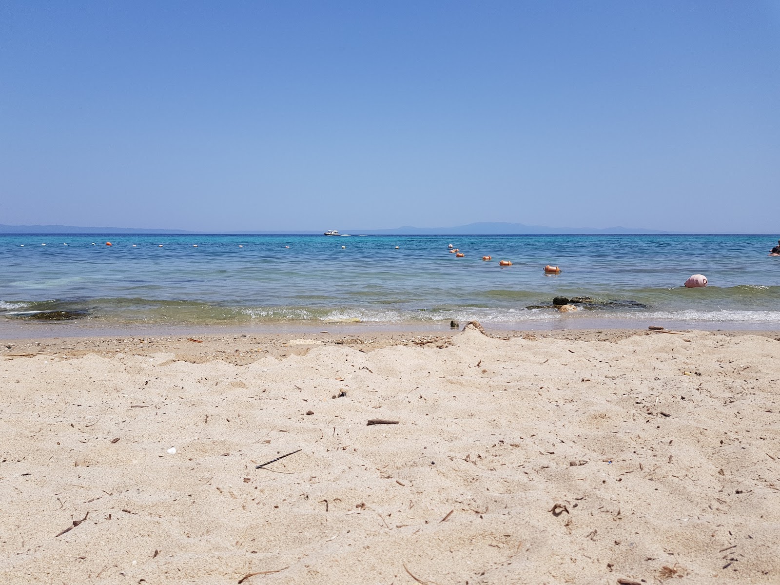 Photo de Plage Vothonas zone des équipements