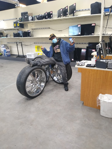 Pawn Shop «maX it PAWN», reviews and photos, 1519 University Ave W, St Paul, MN 55104, USA