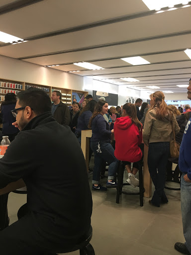 Computer Store «Apple Smith Haven», reviews and photos, 518 Smith Haven Mall, Lake Grove, NY 11755, USA