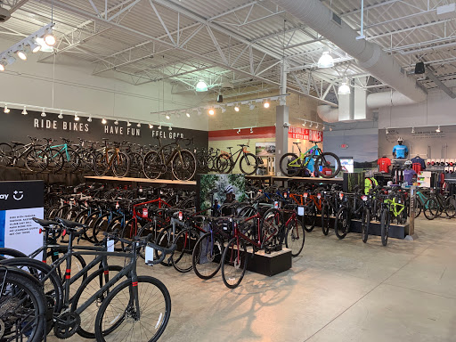 Bicycle Store «Trek Bicycle Westerville Northgate», reviews and photos, 5985 Maxtown Rd, Westerville, OH 43082, USA