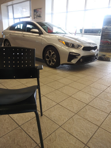Car Dealer «World Car Kia South», reviews and photos, 7915 Interstate 35 Access Rd, San Antonio, TX 78224, USA